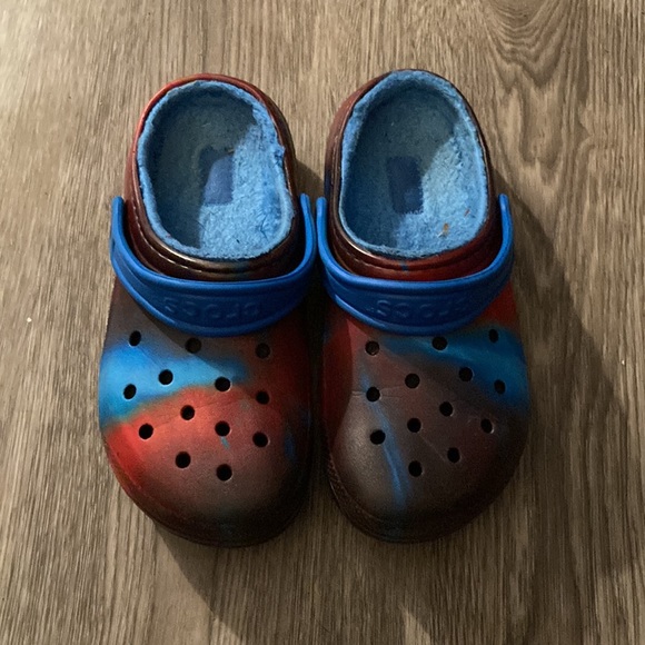 Unisex Kids’ Classic Lined Out Of This Wold Crocs 🐊 Clogs. Size J 3 8 1/2”. - Picture 2 of 8